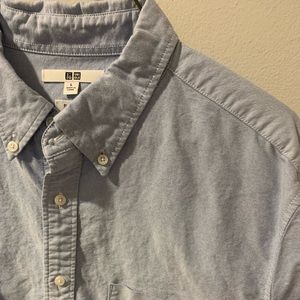 Uniqlo Men’s Light Blue Button Down. Large